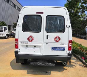 程力威牌CLW5044XJHJ6型救護(hù)車(chē)