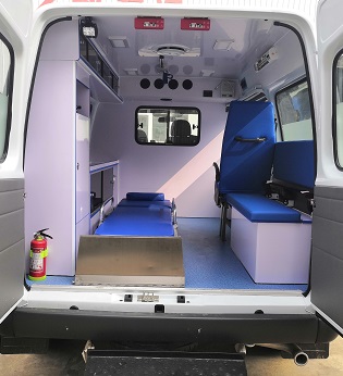 程力威牌CLW5044XJHJ6型救護(hù)車(chē)